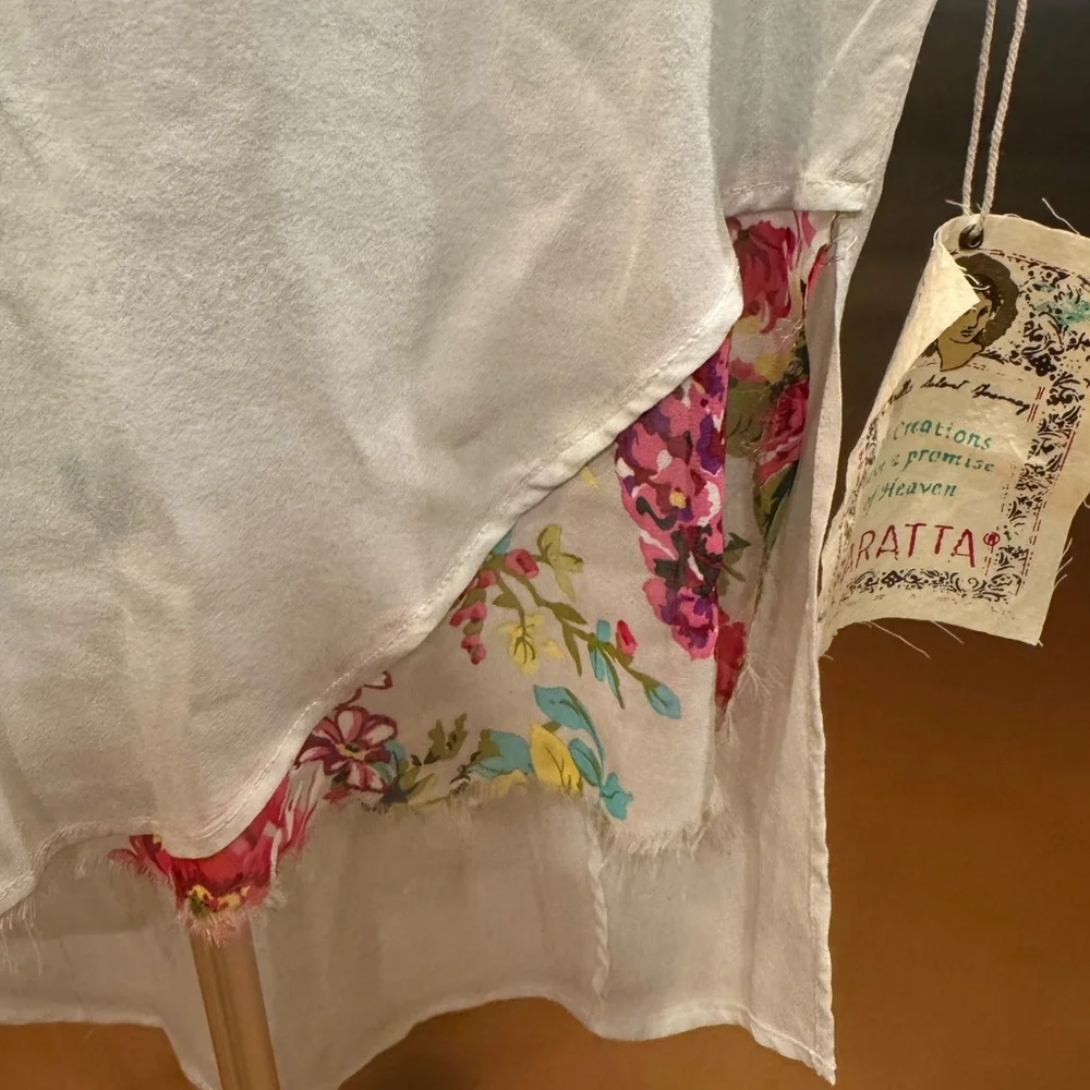 Aratta Silent Journey Light Green Floral Blouse w/Lace and Embroidery - Picture 3 of 9